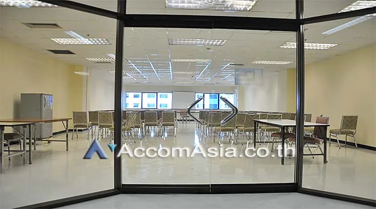 unit Studio  Office space For Rent in Sukhumvit, Bangkok  near MRT Sukhumvit - BTS Asok (AA13692)